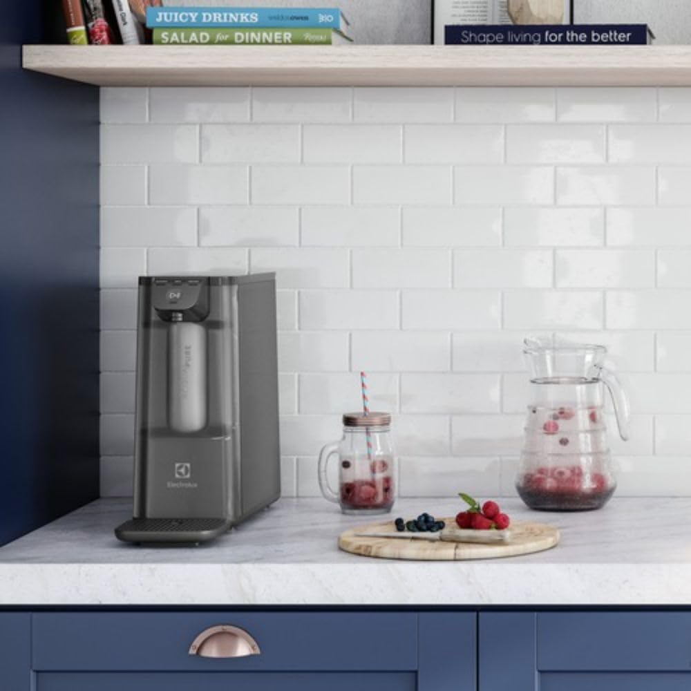 Electrolux Purificador de Água Gelada Fria e Natural Elétrico Compacto Eletronico placa Filtro refil 6 meses ou 3000l Painel Touch Bivolt grafite PE12G